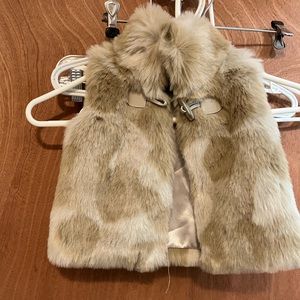 Kids size 12 - 18 months Kola kids fax fur vest